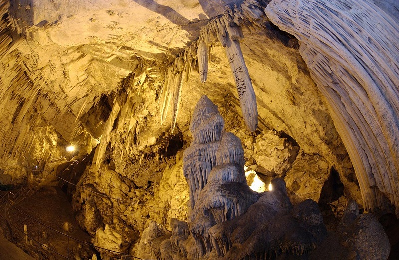antiparos cave
